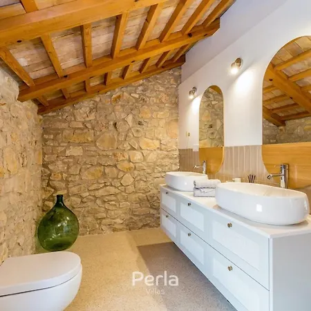 Βίλα Charming Stone Cx With Large 50m2 Heated Pool *