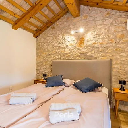 Charming Stone Cx With Large 50m2 Heated Pool * Brtonigla