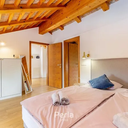 Charming Stone Cx With Large 50m2 Heated Pool * Brtonigla