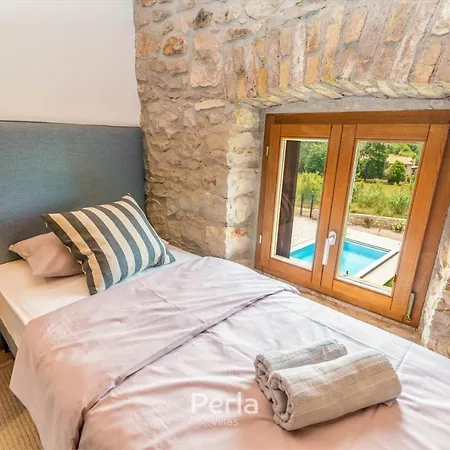 Charming Stone Cx With Large 50m2 Heated Pool 빌라 *