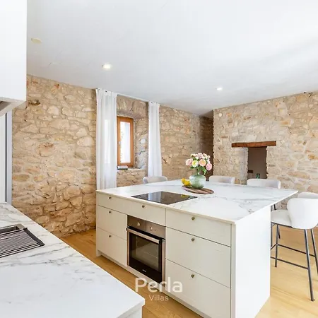 Βίλα Charming Stone Cx With Large 50m2 Heated Pool