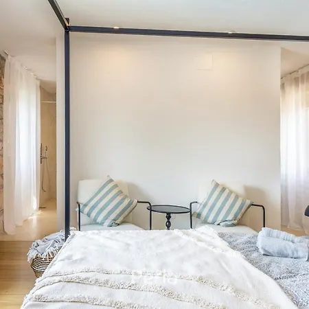 Βίλα Charming Stone Cx With Large 50m2 Heated Pool Brtonigla