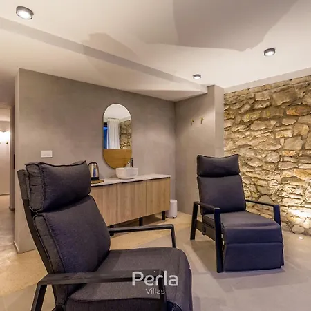 빌라 Charming Stone Cx With Large 50m2 Heated Pool 브르토니글라