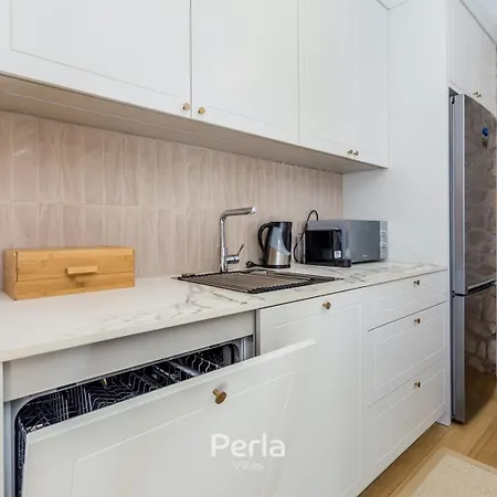 Charming Stone Cx With Large 50m2 Heated Pool