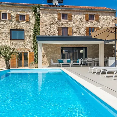 Charming Stone Cx With Large 50m2 Heated Pool 布罗托尼贾