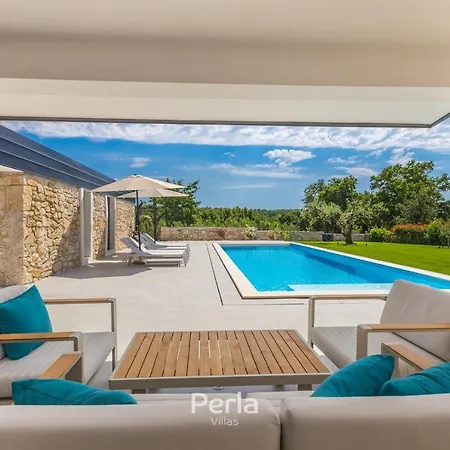 ヴィラ Charming Stone Cx With Large 50m2 Heated Pool