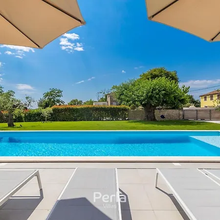 Charming Stone Cx With Large 50m2 Heated Pool Вилла Бртонигла