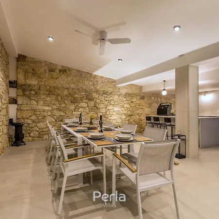 Charming Stone Cx With Large 50m2 Heated Pool * Бртонигла