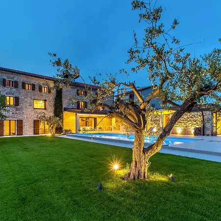 Charming Stone Cx With Large 50m2 Heated Pool Вилла *