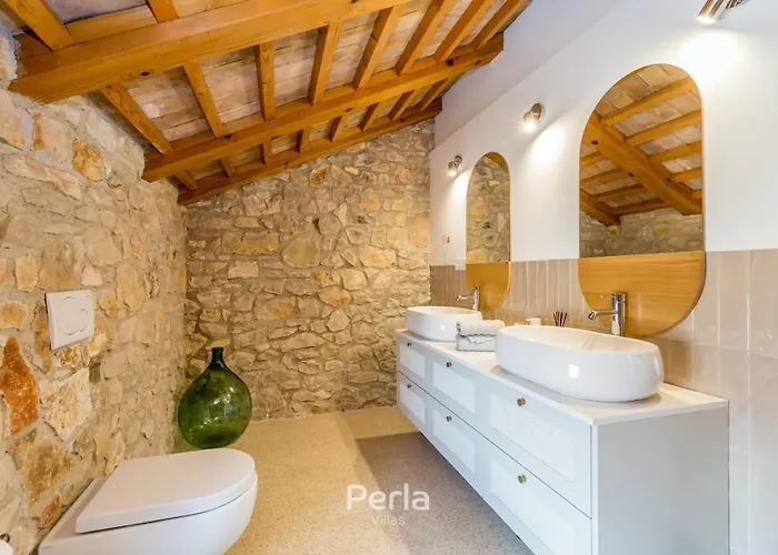 빌라 Charming Stone Cx With Large 50m2 Heated Pool *