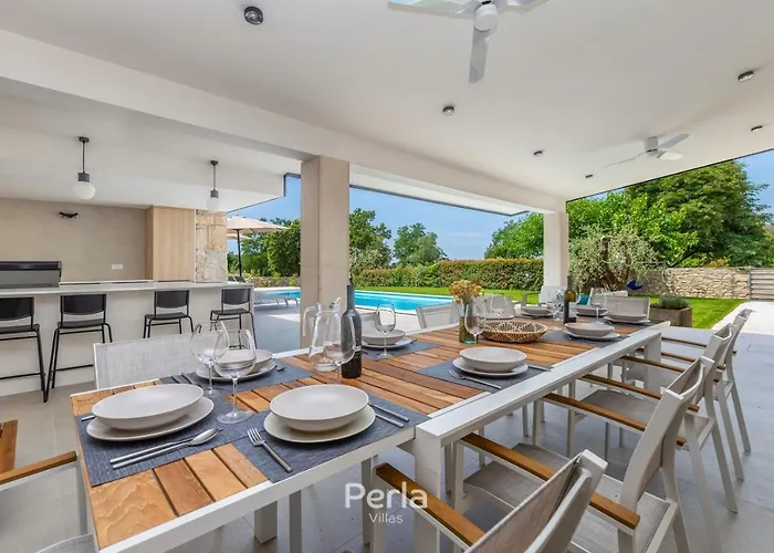 Charming Stone Cx With Large 50m2 Heated Pool 빌라 *