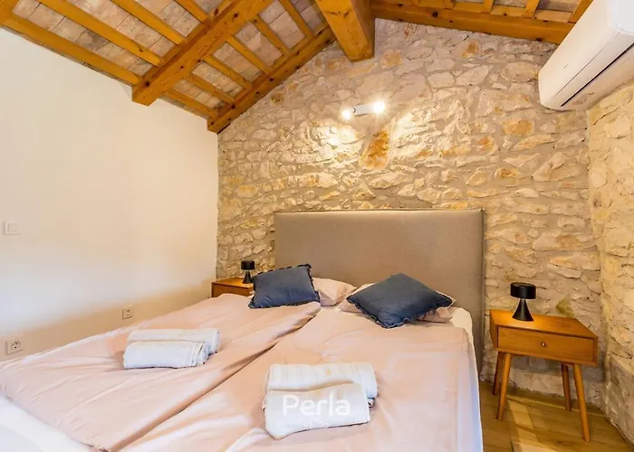 Charming Stone Cx With Large 50m2 Heated Pool * 브르토니글라