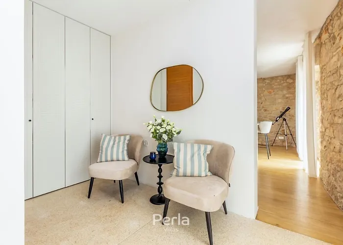 Charming Stone Cx With Large 50m2 Heated Pool *