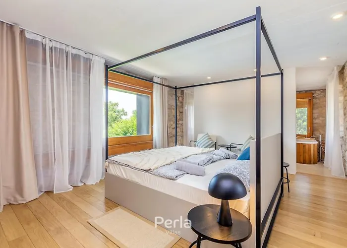 Charming Stone Cx With Large 50m2 Heated Pool 빌라 브르토니글라