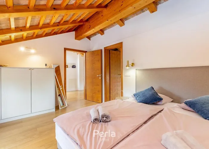 Charming Stone Cx With Large 50m2 Heated Pool * 브르토니글라