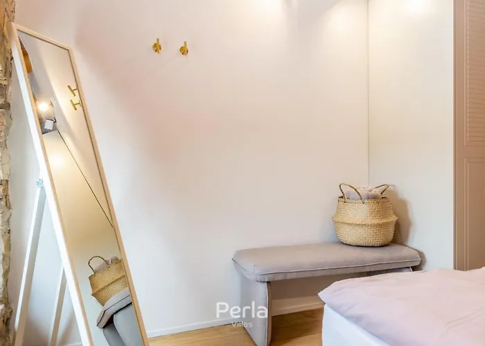 Charming Stone Cx With Large 50m2 Heated Pool 빌라