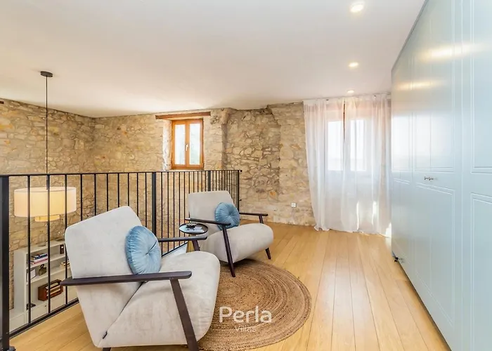 Charming Stone Cx With Large 50m2 Heated Pool 빌라