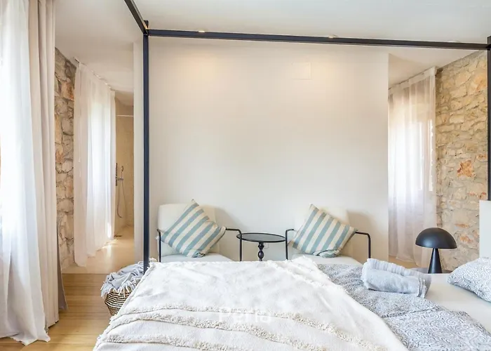 빌라 Charming Stone Cx With Large 50m2 Heated Pool 브르토니글라