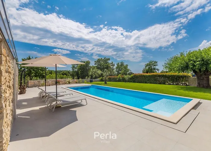 빌라 Charming Stone Cx With Large 50m2 Heated Pool *