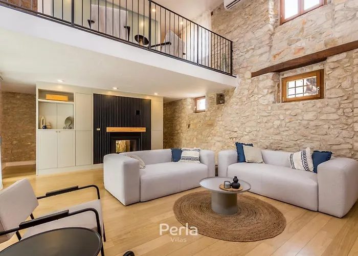 Charming Stone Cx With Large 50m2 Heated Pool 빌라