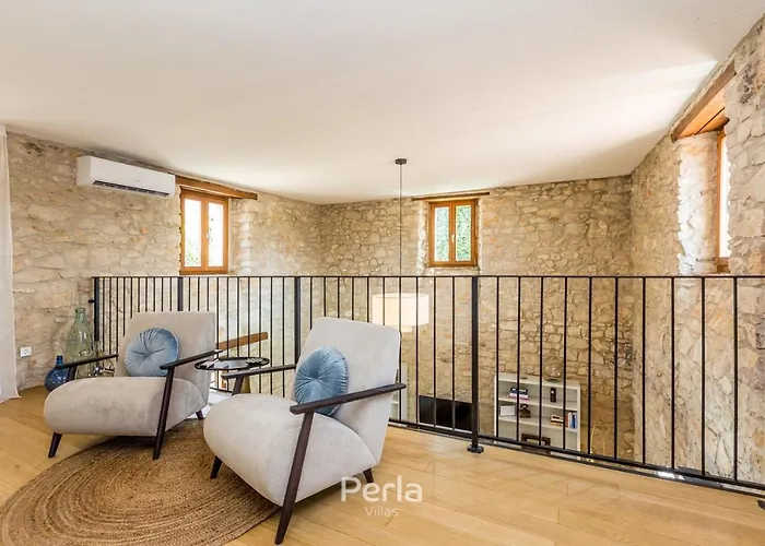 빌라 Charming Stone Cx With Large 50m2 Heated Pool *