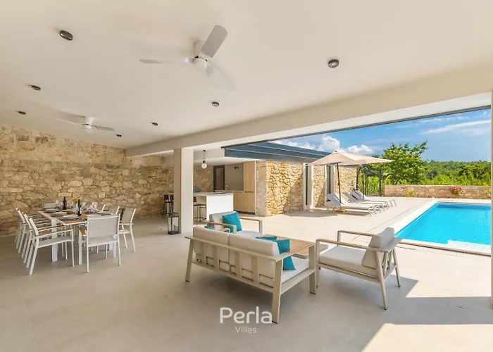 Charming Stone Cx With Large 50m2 Heated Pool 빌라 브르토니글라