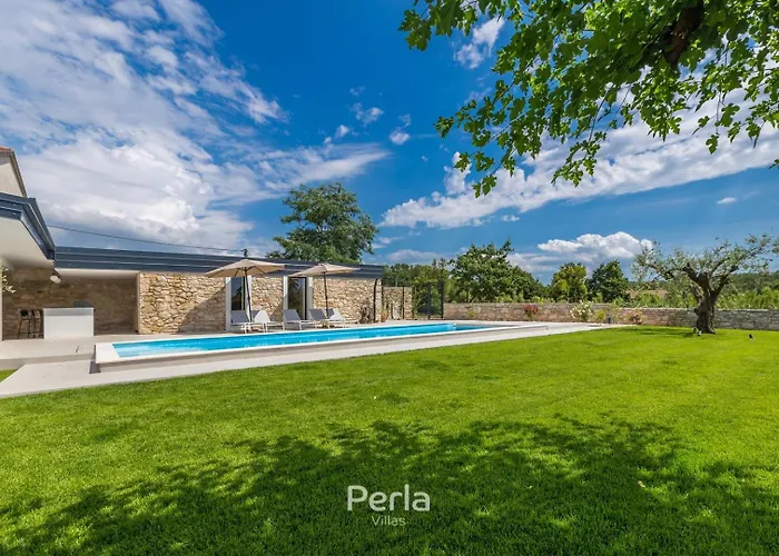 Charming Stone Cx With Large 50m2 Heated Pool * 브르토니글라