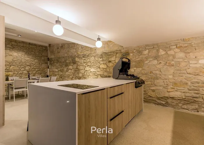 Charming Stone Cx With Large 50m2 Heated Pool 빌라 브르토니글라