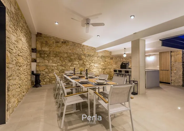 Charming Stone Cx With Large 50m2 Heated Pool * 브르토니글라